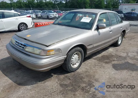 1995 Ford Crown Victoria Lx z USA, uszkodzony, nr VIN 2FALP74W1SX141511
